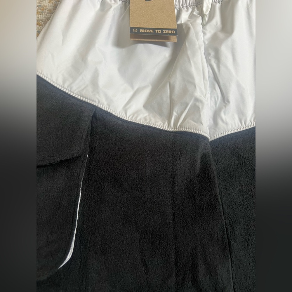 Brand NEW! Nike Two-Tone Black and White Skirt - Picture 2 of 10